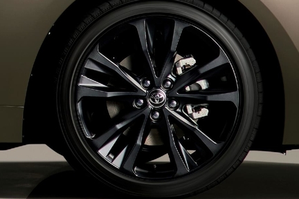 215/45R17タイヤ&17×7 1/2Jアルミホイール(マットブラック塗装/センターオーナメント付)