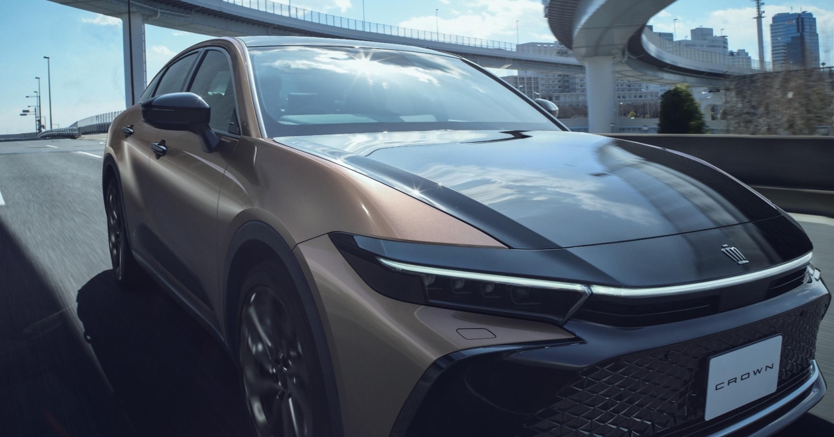 クラウン (クロスオーバー) WEBカタログ | AGHトヨタ札幌