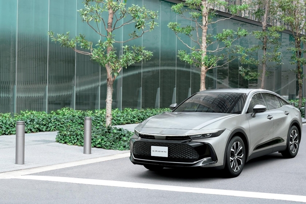 CROSSOVER G（2.5Lハイブリッド車）