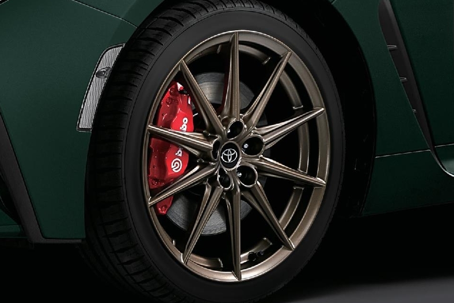 215/40R18タイヤ&18×7 1/2Jアルミホイール(ブロンズ塗装/センターオーナメント付)