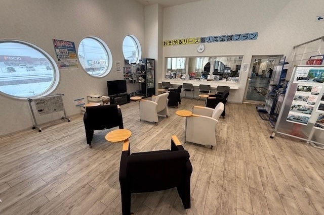 新道石川店_サービス待合_02