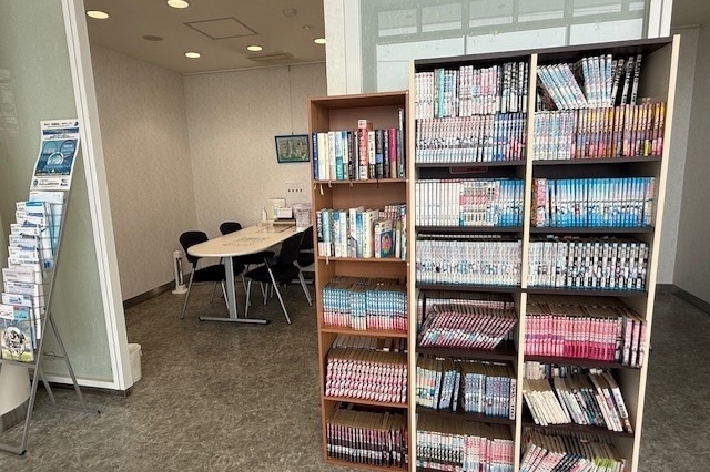 新道石川店_本棚