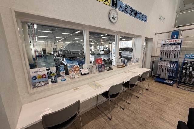 新道石川店_サービス待合_03