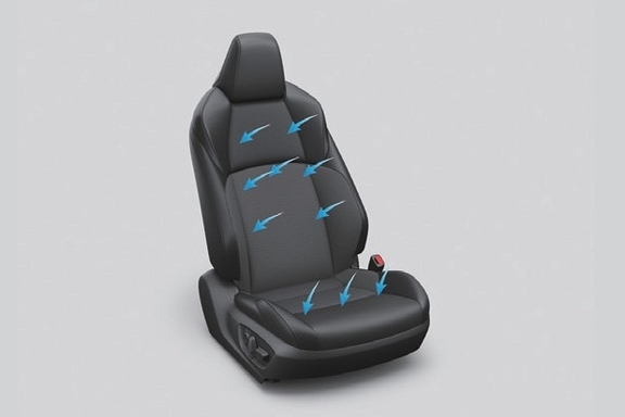 ●シートヒーター（運転席・助手席）●シートベンチレーション（運転席・助手席）