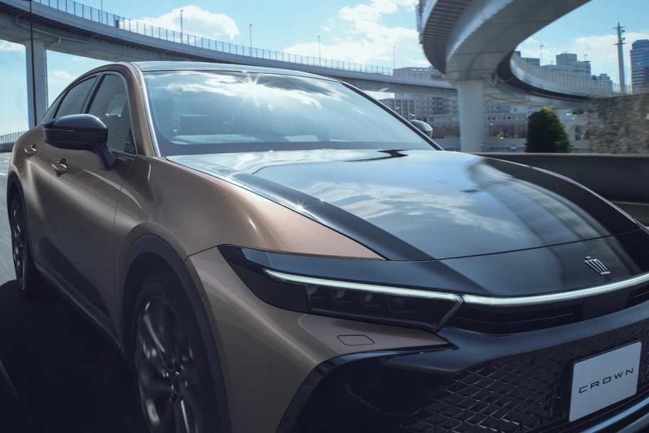 CROSSOVER Z(2.5Lハイブリッド車)