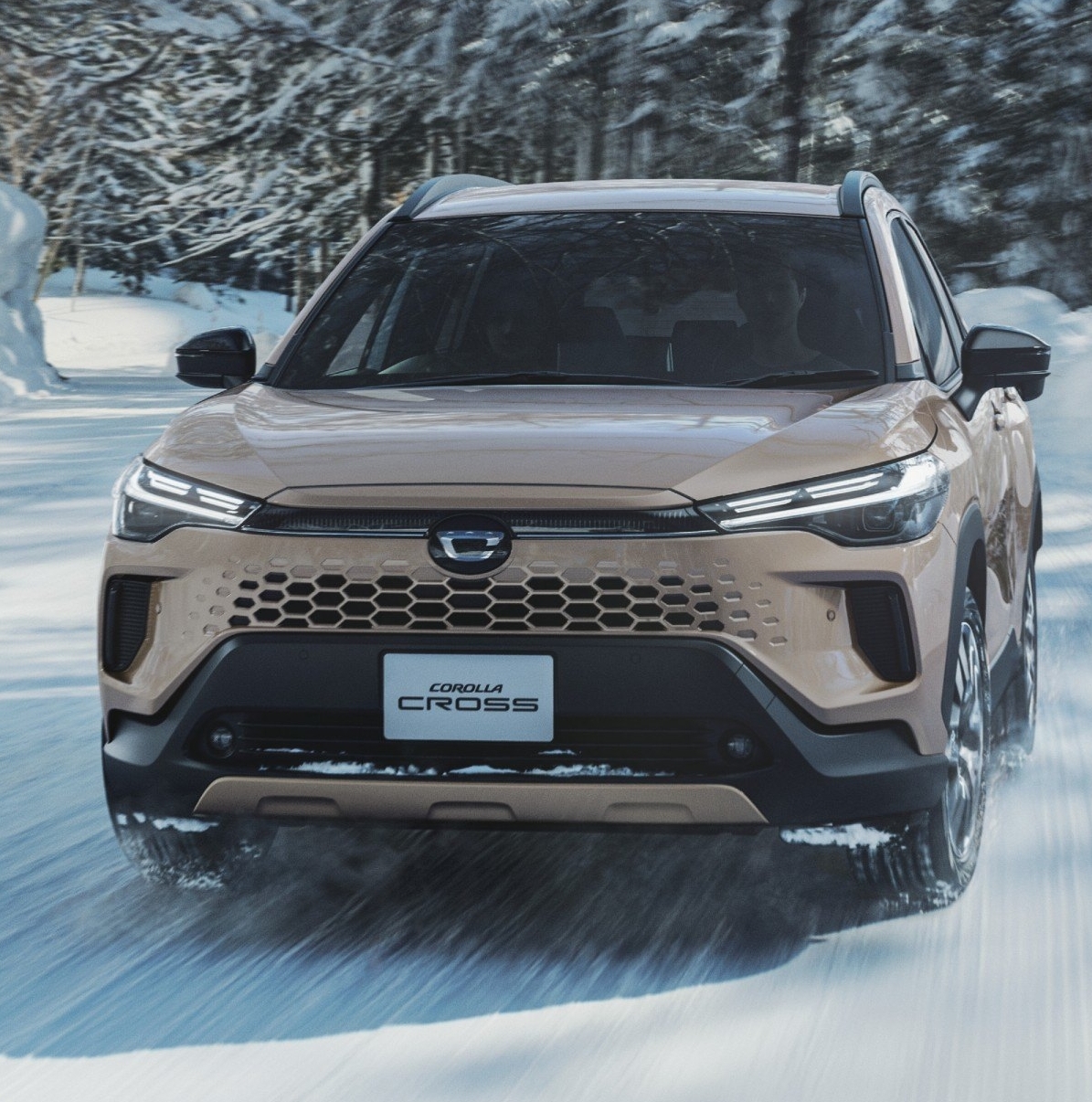 2025年モデル】カローラクロスは雪道でも安心？E-Fourや寒冷地