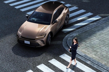 【モデル入り素材】SPORT Z（2.5Lハイブリッド車）