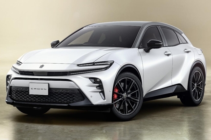 （左）：特別仕様車 SPORT RS “THE 70th” （ベース車両はSPORT RS）