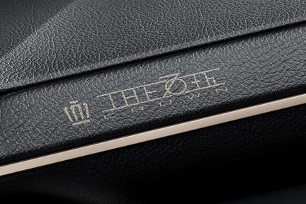 70th anniversary 特別装備(RS “THE 70th”/Z “THE 70th”共通)●専用レーザー加飾