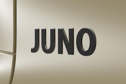 “JUNO”専用エンブレム 材質:樹脂(ポリ塩化ビニル)