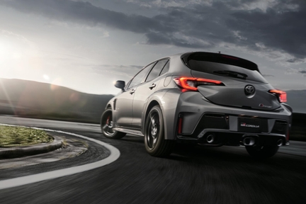 RZ［GR-DAT（8AT・4WD）］