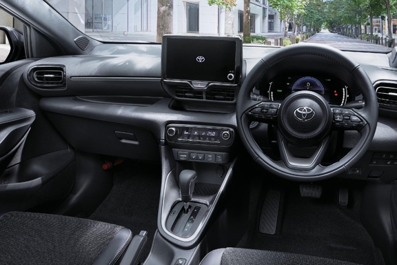 Z(ハイブリッド・2WD)