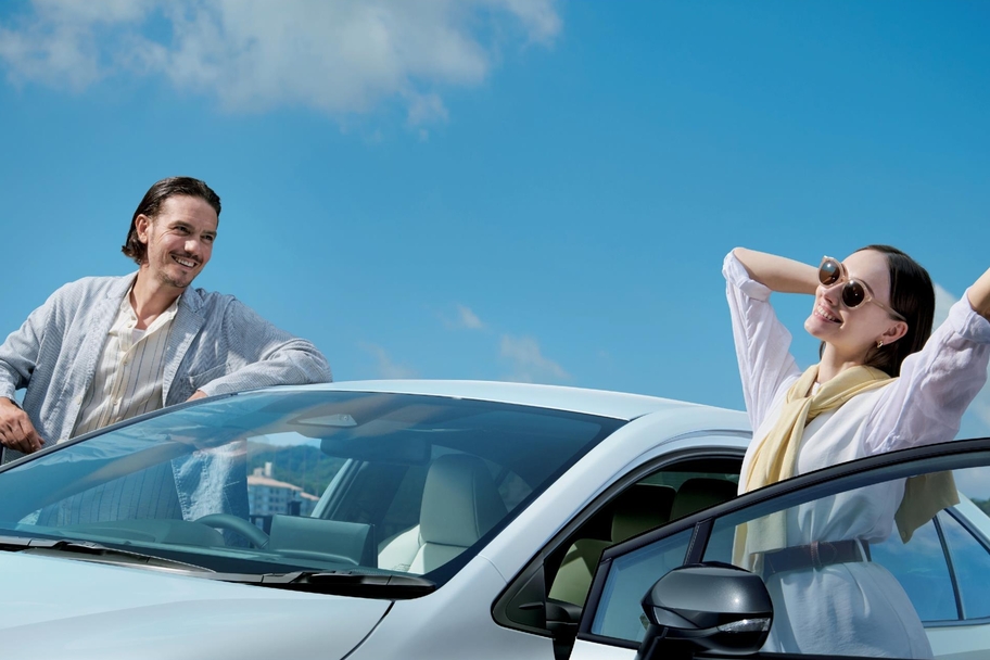 【モデル入り素材】W×B（ハイブリッド車・2WD）