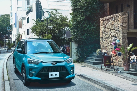 【モデル入り素材】Z（ガソリン・2WD）