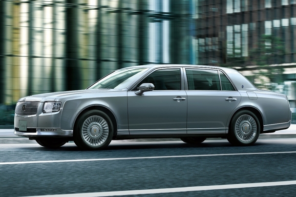 ボディカラーは精華（せいか）レイディエントシルバーメタリック〈1C0〉