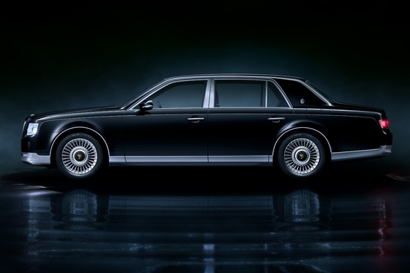 ボディカラーは神威（かむい）エターナルブラック〈225〉