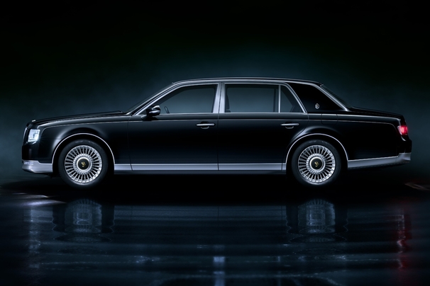 ボディカラーは神威（かむい）エターナルブラック〈225〉