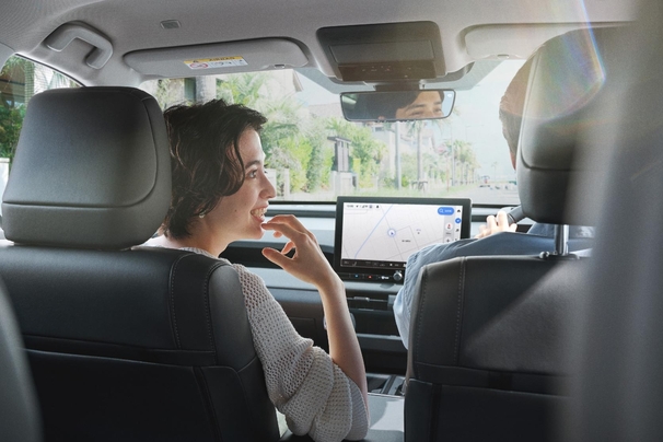 【モデル入り素材】Z（ハイブリッド）