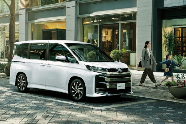 【モデル入り素材】S-Z（ハイブリッド・2WD・7人乗り）