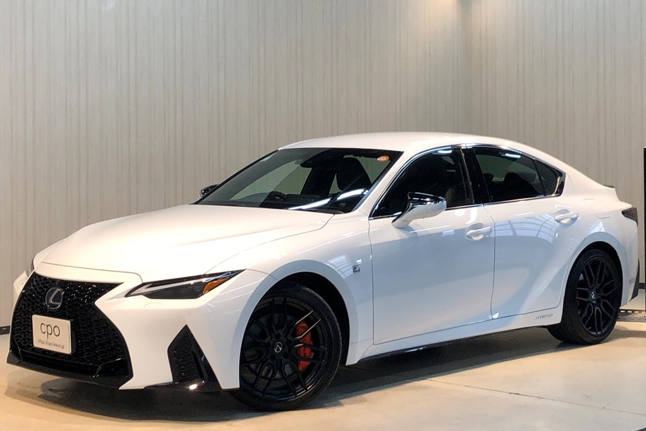 レクサス IS 300h Fスポーツ 4WD