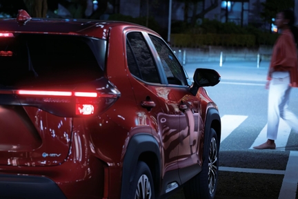 【モデル入り素材】Z（ハイブリッド・2WD）