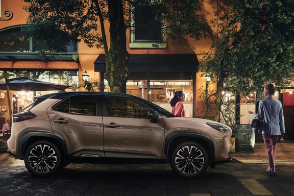 【モデル入り素材】Z（ハイブリッド・2WD）