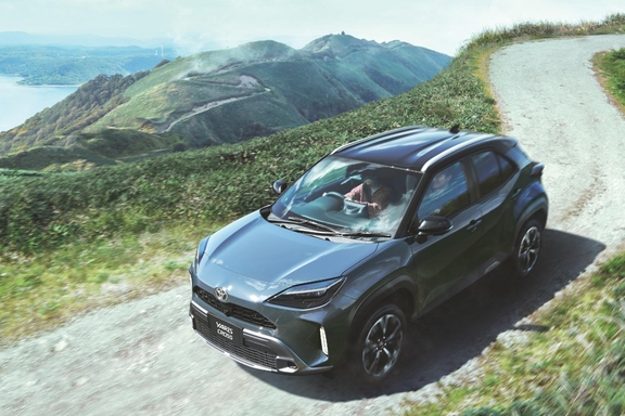 【モデル入り素材】Z“Adventure”（ハイブリッド・2WD）