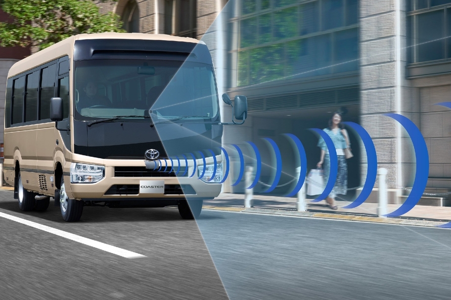 EX（冷蔵庫付28人乗り）