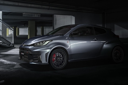 RZ“High performance”［GR-DAT（8AT・4WD）］