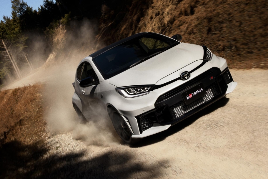 RZ“High performance”［GR-DAT（8AT・4WD）］