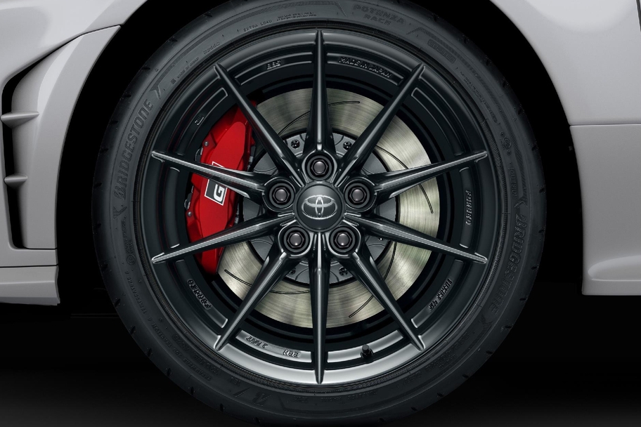 18インチ鍛造アルミホイール（BBS製）