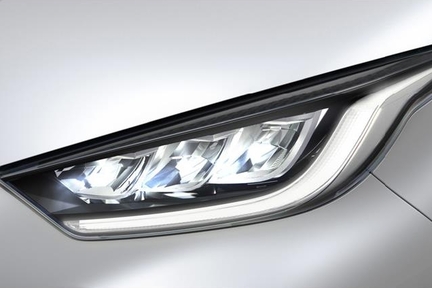 3灯式フルLEDヘッドランプ＋LEDターンランプ＋LEDクリアランスランプ