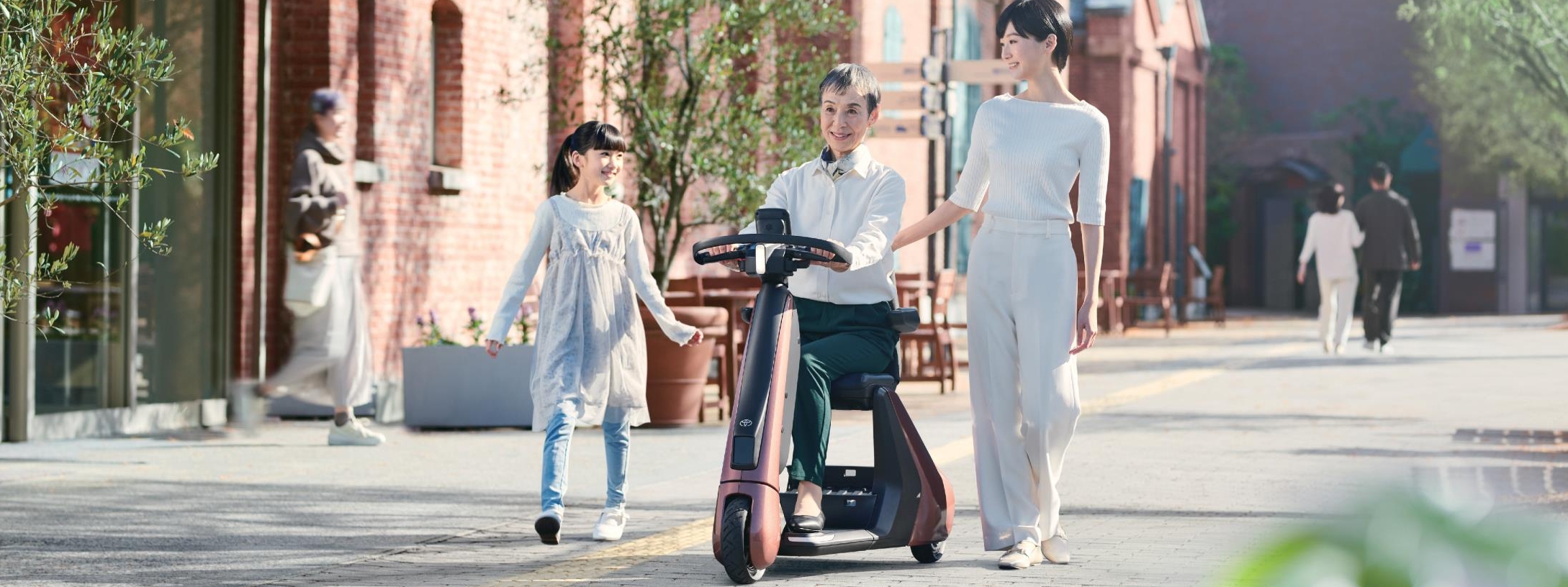 【モデル入り素材】C+walk S “Safety support”