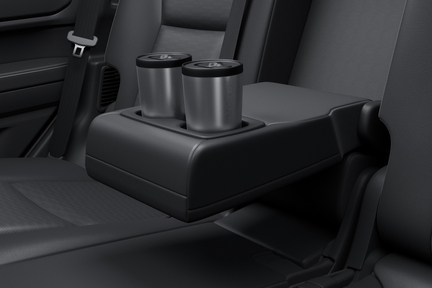 セカンドシートセンターアームレスト（カップホルダー2個付）