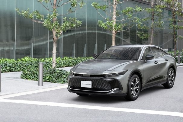 CROSSOVER G（2.5Lハイブリッド車）